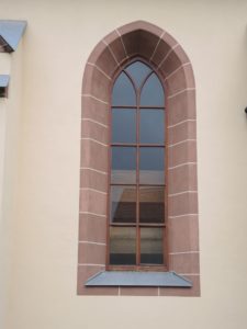 Neuanfertigung der Kirchenfenster in Großpötzschau aus Eiche Massivholz - Denkmalgeschützte Fenster und Türen - Tischlerei Hellriegel
