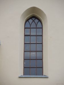 Neuanfertigung der Kirchenfenster in Großpötzschau aus Eiche Massivholz - Denkmalgeschützte Fenster und Türen - Tischlerei Hellriegel