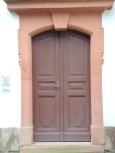 Neuanfertigung der Außentüren nach originalem Vorbild aus Eiche Massivholz mit Standöloberfläche, Kirche Trages - Denkmalgeschützte Fenster und Türen - Tischlerei Hellriegel